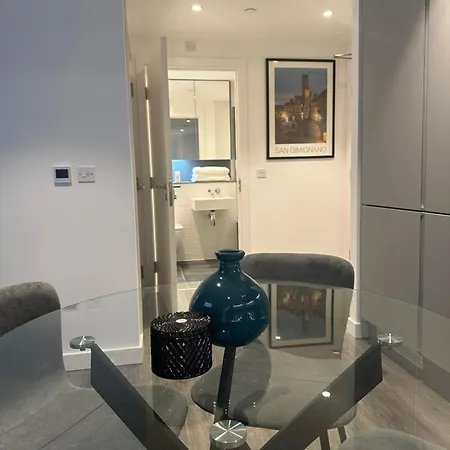 He Luxury Apartment Abbey Wood Exterior photo